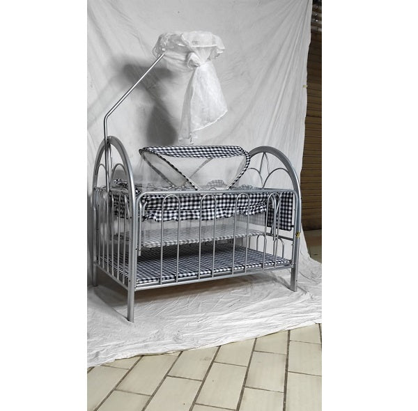 Metal deals baby bed