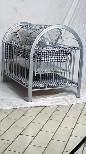 Metal baby bed