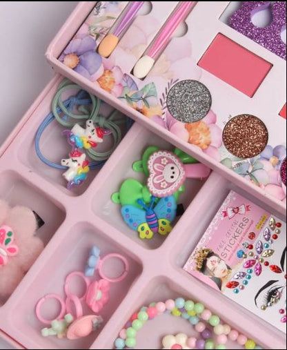 Children's set with makeup and jewelry