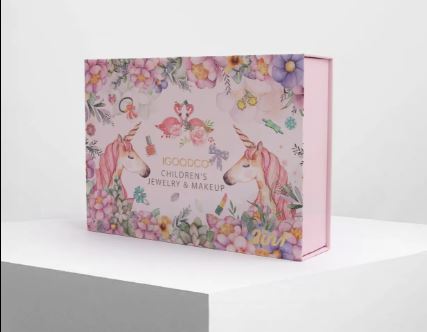 Children's set with makeup and jewelry