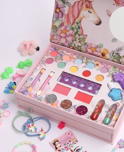 Children's set with makeup and jewelry